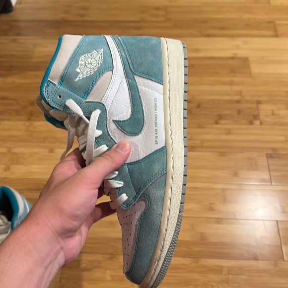 AUTHENTIC Turbo Green jordan 1s size 10.5 men’s - Picture 6 of 9